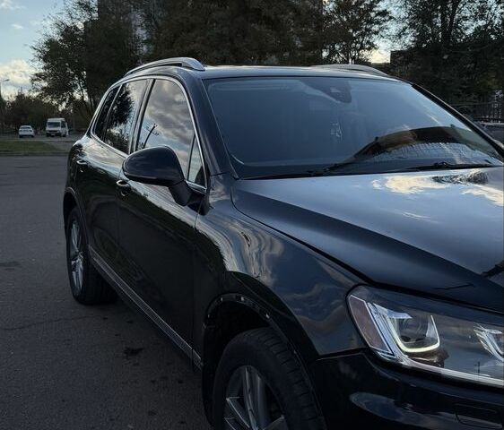 Черный Фольксваген Туарег, объемом двигателя 3.6 л и пробегом 205 тыс. км за 16000 $, фото 1 на Automoto.ua