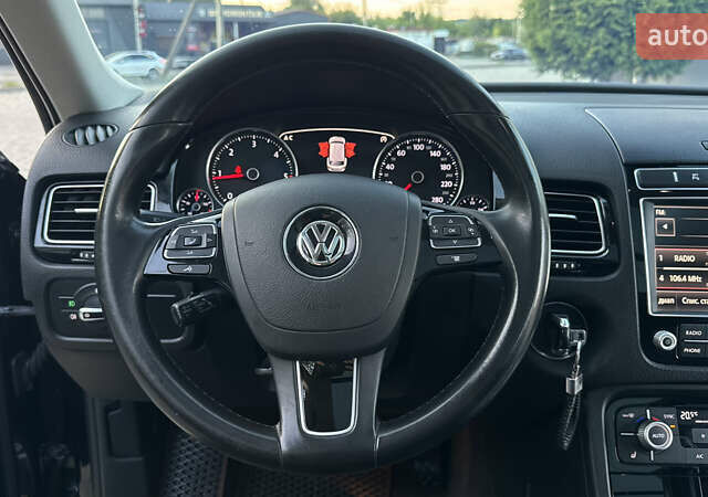 Черный Фольксваген Туарег, объемом двигателя 2.97 л и пробегом 288 тыс. км за 25850 $, фото 74 на Automoto.ua