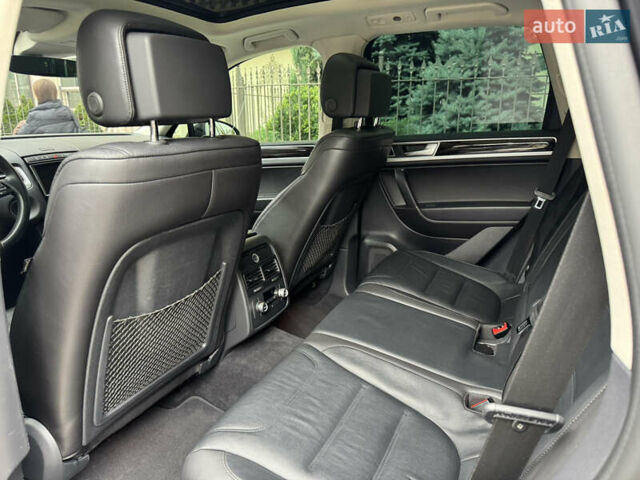 Черный Фольксваген Туарег, объемом двигателя 3 л и пробегом 159 тыс. км за 27900 $, фото 26 на Automoto.ua