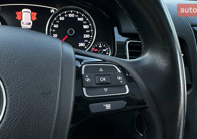 Черный Фольксваген Туарег, объемом двигателя 2.97 л и пробегом 288 тыс. км за 25850 $, фото 84 на Automoto.ua