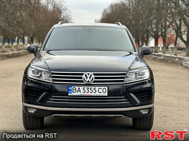 Чорний Фольксваген Туарег, об'ємом двигуна 3 л та пробігом 212 тис. км за 30500 $, фото 5 на Automoto.ua