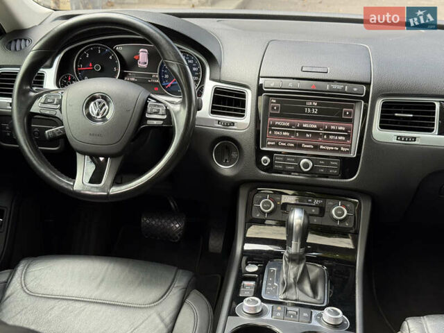 Черный Фольксваген Туарег, объемом двигателя 3 л и пробегом 212 тыс. км за 28999 $, фото 36 на Automoto.ua