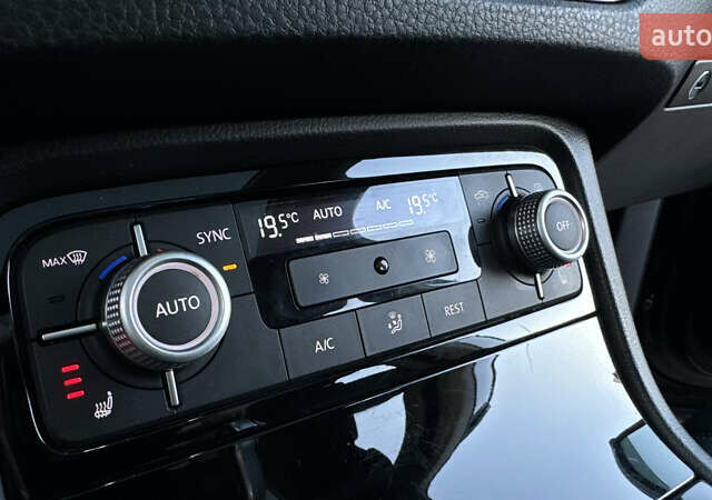 Черный Фольксваген Туарег, объемом двигателя 2.97 л и пробегом 288 тыс. км за 25850 $, фото 94 на Automoto.ua