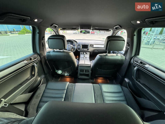 Черный Фольксваген Туарег, объемом двигателя 2.97 л и пробегом 166 тыс. км за 32000 $, фото 22 на Automoto.ua