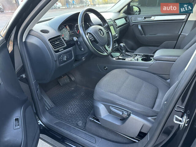 Черный Фольксваген Туарег, объемом двигателя 2.97 л и пробегом 202 тыс. км за 25800 $, фото 19 на Automoto.ua