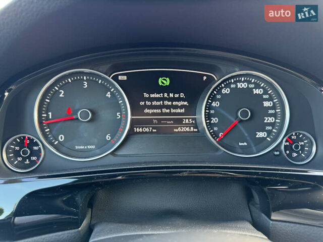 Черный Фольксваген Туарег, объемом двигателя 2.97 л и пробегом 166 тыс. км за 32000 $, фото 16 на Automoto.ua