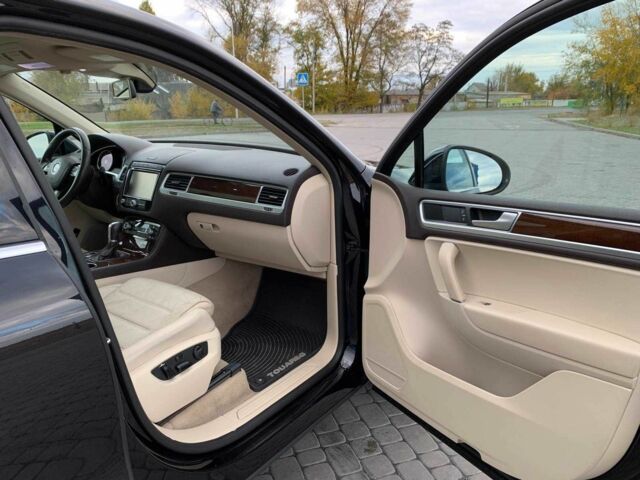 Черный Фольксваген Туарег, объемом двигателя 3.6 л и пробегом 190 тыс. км за 17500 $, фото 6 на Automoto.ua