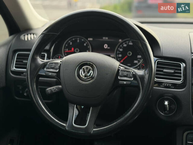 Черный Фольксваген Туарег, объемом двигателя 3 л и пробегом 242 тыс. км за 27999 $, фото 35 на Automoto.ua