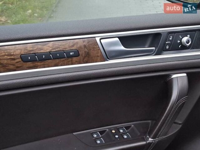 Черный Фольксваген Туарег, объемом двигателя 3 л и пробегом 187 тыс. км за 29970 $, фото 37 на Automoto.ua