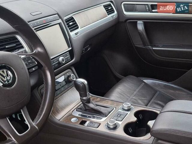 Черный Фольксваген Туарег, объемом двигателя 3 л и пробегом 187 тыс. км за 29970 $, фото 63 на Automoto.ua