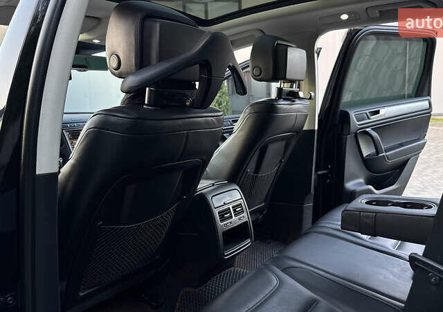 Черный Фольксваген Туарег, объемом двигателя 2.97 л и пробегом 288 тыс. км за 25850 $, фото 48 на Automoto.ua