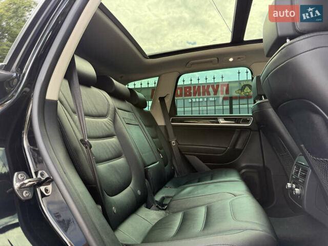 Черный Фольксваген Туарег, объемом двигателя 3 л и пробегом 212 тыс. км за 28999 $, фото 49 на Automoto.ua