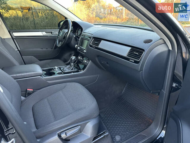 Черный Фольксваген Туарег, объемом двигателя 2.97 л и пробегом 202 тыс. км за 25800 $, фото 23 на Automoto.ua