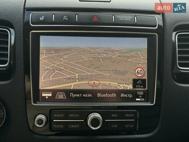 Черный Фольксваген Туарег, объемом двигателя 3 л и пробегом 242 тыс. км за 27999 $, фото 46 на Automoto.ua