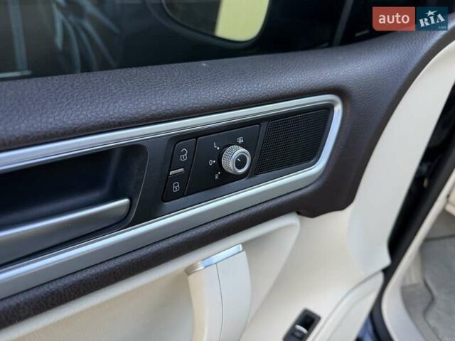 Черный Фольксваген Туарег, объемом двигателя 3 л и пробегом 279 тыс. км за 20400 $, фото 22 на Automoto.ua