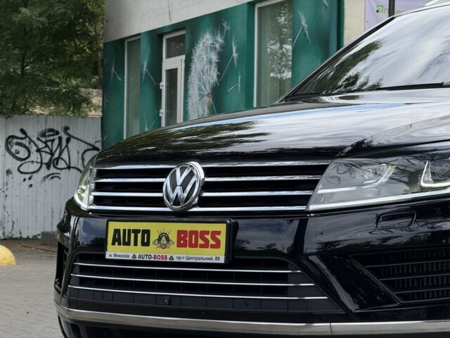 Черный Фольксваген Туарег, объемом двигателя 3 л и пробегом 212 тыс. км за 28999 $, фото 2 на Automoto.ua