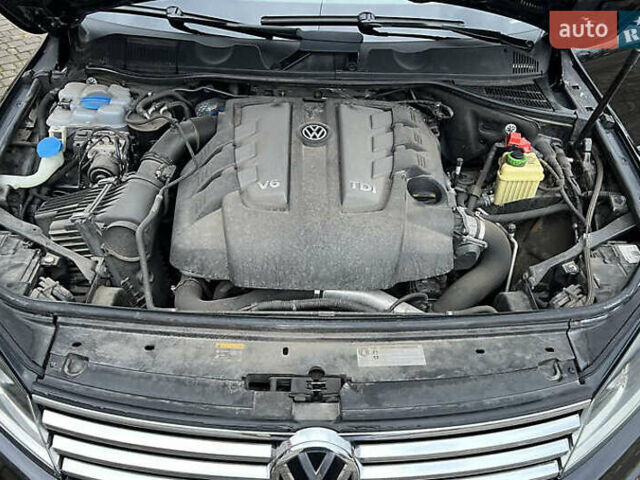 Черный Фольксваген Туарег, объемом двигателя 2.97 л и пробегом 99 тыс. км за 25100 $, фото 13 на Automoto.ua