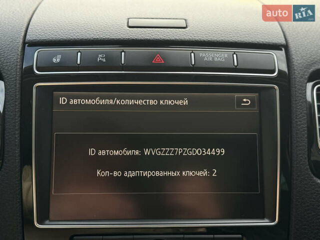 Черный Фольксваген Туарег, объемом двигателя 3 л и пробегом 242 тыс. км за 27999 $, фото 53 на Automoto.ua