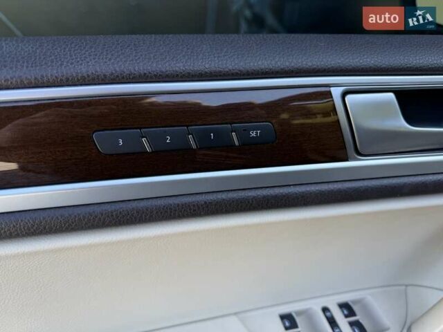 Черный Фольксваген Туарег, объемом двигателя 3 л и пробегом 279 тыс. км за 20400 $, фото 21 на Automoto.ua