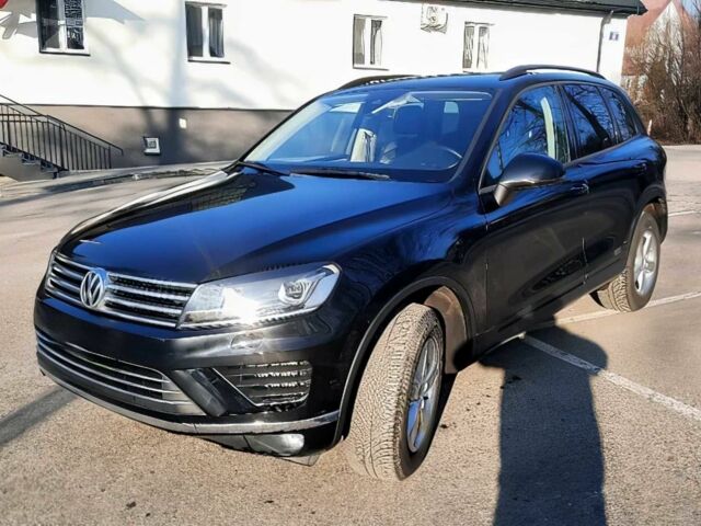 Черный Фольксваген Туарег, объемом двигателя 3 л и пробегом 76 тыс. км за 9300 $, фото 2 на Automoto.ua