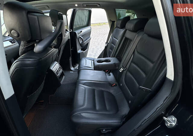 Черный Фольксваген Туарег, объемом двигателя 2.97 л и пробегом 288 тыс. км за 25850 $, фото 44 на Automoto.ua