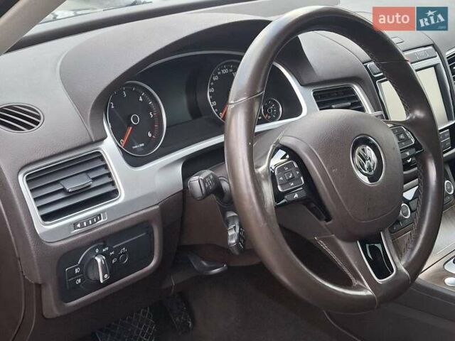 Черный Фольксваген Туарег, объемом двигателя 3 л и пробегом 187 тыс. км за 29970 $, фото 65 на Automoto.ua