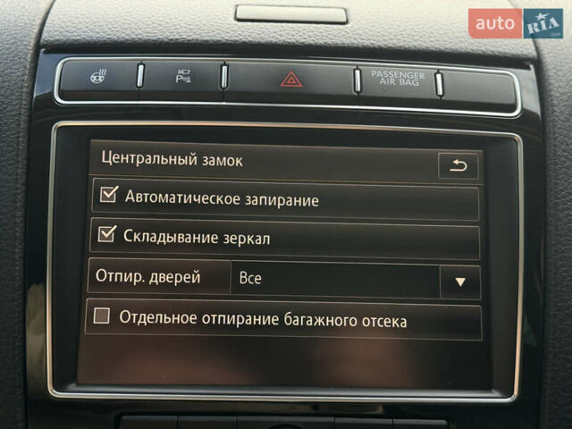 Черный Фольксваген Туарег, объемом двигателя 3 л и пробегом 242 тыс. км за 27999 $, фото 52 на Automoto.ua