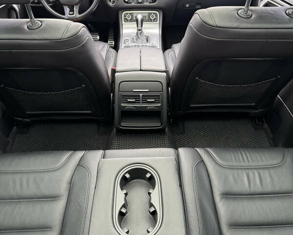 Черный Фольксваген Туарег, объемом двигателя 3 л и пробегом 249 тыс. км за 29900 $, фото 27 на Automoto.ua