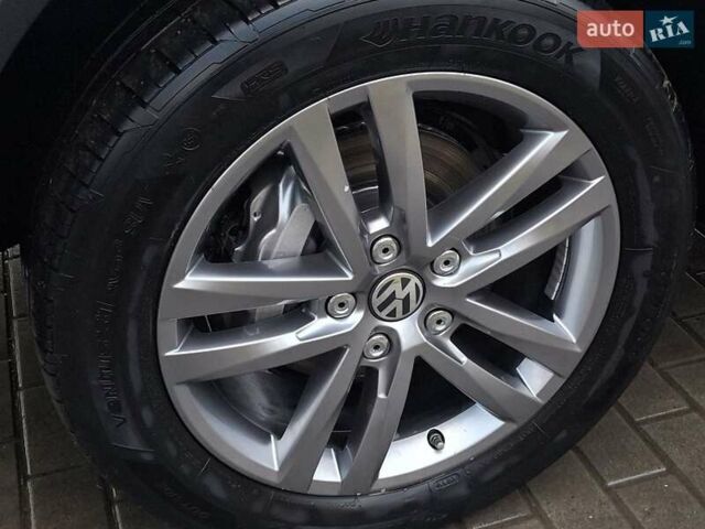 Черный Фольксваген Туарег, объемом двигателя 3 л и пробегом 187 тыс. км за 29970 $, фото 24 на Automoto.ua