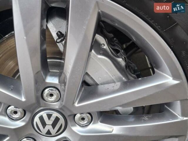 Черный Фольксваген Туарег, объемом двигателя 3 л и пробегом 187 тыс. км за 29970 $, фото 26 на Automoto.ua