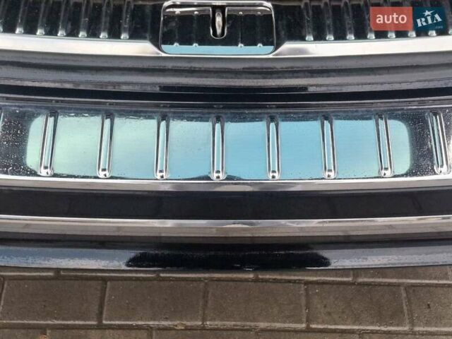 Черный Фольксваген Туарег, объемом двигателя 3 л и пробегом 187 тыс. км за 29970 $, фото 21 на Automoto.ua