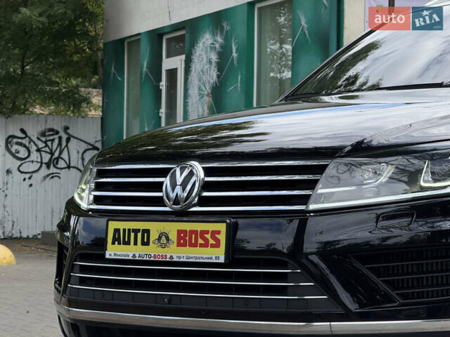 Черный Фольксваген Туарег, объемом двигателя 3 л и пробегом 212 тыс. км за 28999 $, фото 3 на Automoto.ua