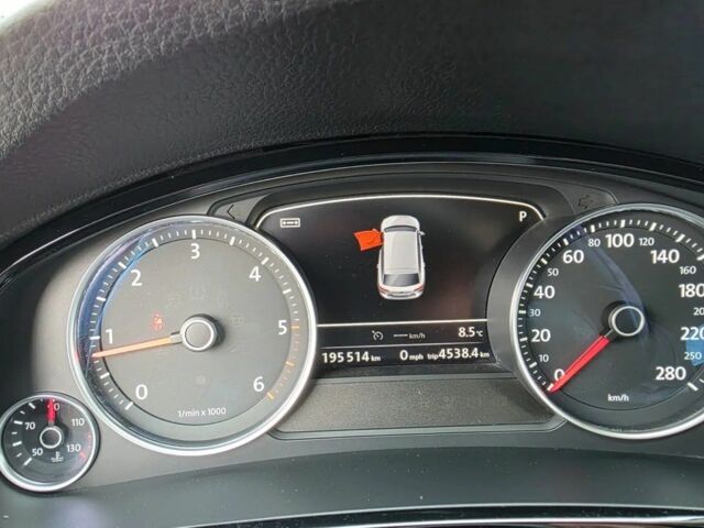 Черный Фольксваген Туарег, объемом двигателя 3 л и пробегом 197 тыс. км за 9300 $, фото 12 на Automoto.ua