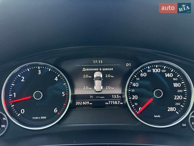 Черный Фольксваген Туарег, объемом двигателя 2.97 л и пробегом 202 тыс. км за 25800 $, фото 26 на Automoto.ua