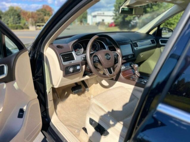 Черный Фольксваген Туарег, объемом двигателя 3 л и пробегом 70 тыс. км за 12600 $, фото 8 на Automoto.ua