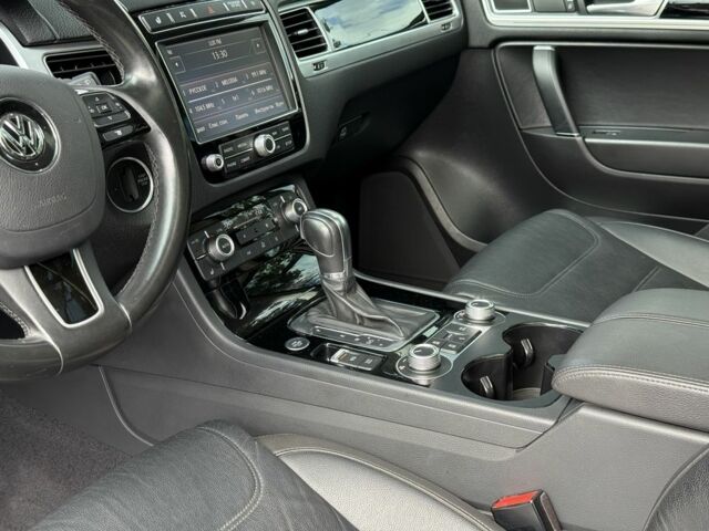 Черный Фольксваген Туарег, объемом двигателя 3 л и пробегом 212 тыс. км за 28999 $, фото 18 на Automoto.ua