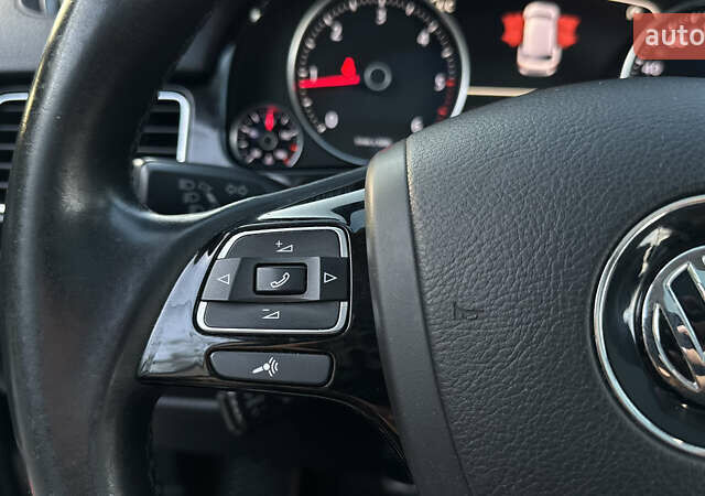 Черный Фольксваген Туарег, объемом двигателя 2.97 л и пробегом 288 тыс. км за 25850 $, фото 83 на Automoto.ua