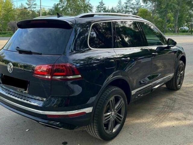 Чорний Фольксваген Туарег, об'ємом двигуна 3 л та пробігом 174 тис. км за 20000 $, фото 3 на Automoto.ua