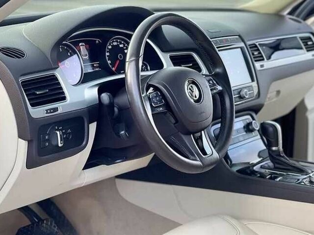 Фольксваген Туарег 2016 в Киеве на Automoto.ua Черный Фольксваген Туарег, объемом двигателя 3 л и пробегом 135 тыс. км за 23000 $, фото 9 на Automoto.ua