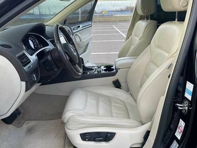 Фольксваген Туарег 2016 в Киеве на Automoto.ua Черный Фольксваген Туарег, объемом двигателя 3 л и пробегом 135 тыс. км за 23000 $, фото 10 на Automoto.ua