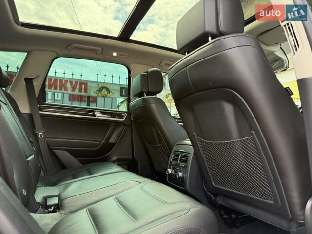 Черный Фольксваген Туарег, объемом двигателя 3 л и пробегом 212 тыс. км за 28999 $, фото 50 на Automoto.ua