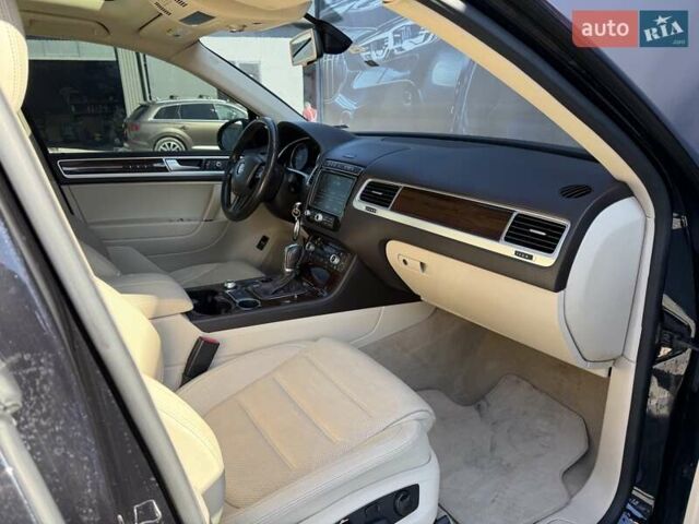 Черный Фольксваген Туарег, объемом двигателя 3 л и пробегом 279 тыс. км за 20400 $, фото 42 на Automoto.ua