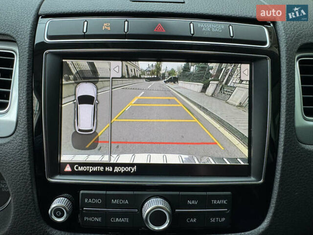 Черный Фольксваген Туарег, объемом двигателя 3 л и пробегом 159 тыс. км за 27900 $, фото 45 на Automoto.ua