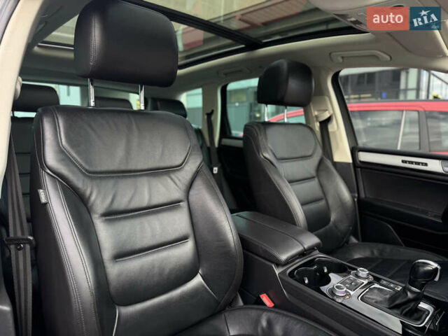 Черный Фольксваген Туарег, объемом двигателя 3 л и пробегом 242 тыс. км за 27999 $, фото 33 на Automoto.ua