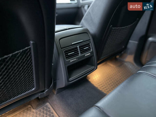 Чорний Фольксваген Туарег, об'ємом двигуна 3 л та пробігом 123 тис. км за 34900 $, фото 53 на Automoto.ua