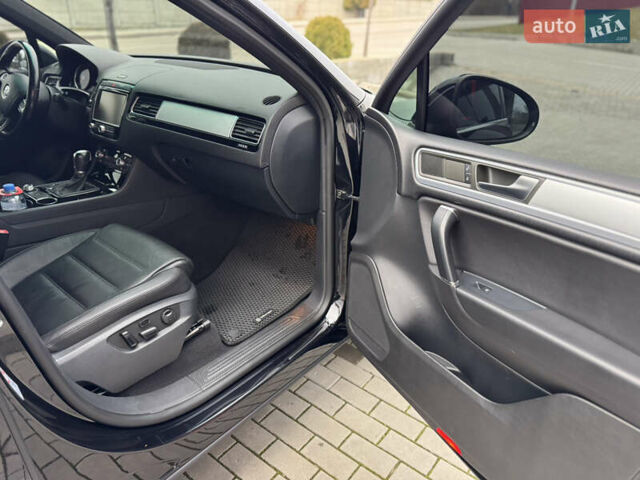 Черный Фольксваген Туарег, объемом двигателя 2.97 л и пробегом 131 тыс. км за 31000 $, фото 5 на Automoto.ua