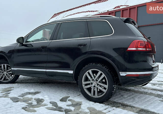 Черный Фольксваген Туарег, объемом двигателя 3 л и пробегом 223 тыс. км за 30000 $, фото 4 на Automoto.ua