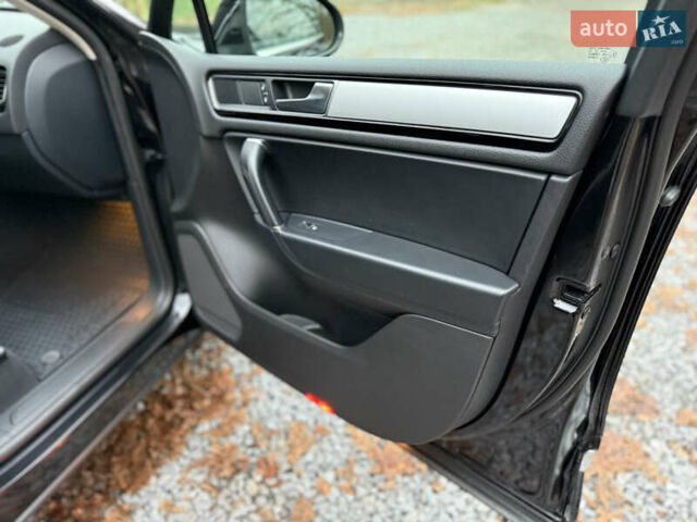 Чорний Фольксваген Туарег, об'ємом двигуна 3 л та пробігом 123 тис. км за 34900 $, фото 66 на Automoto.ua
