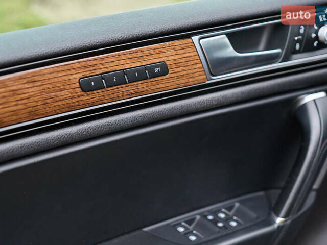 Черный Фольксваген Туарег, объемом двигателя 2.97 л и пробегом 259 тыс. км за 29700 $, фото 20 на Automoto.ua