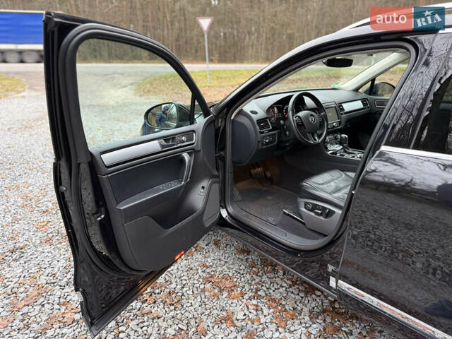 Чорний Фольксваген Туарег, об'ємом двигуна 3 л та пробігом 123 тис. км за 34900 $, фото 32 на Automoto.ua